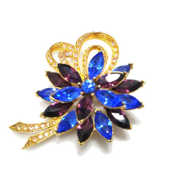 Vintage Signed Blue Purple Rhinestone Floral Brooch, Clear Rhinestone Ribbons, - Picture 2 of 10